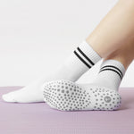 Load image into Gallery viewer, Crew Solid Grip Socks(4 pairs)